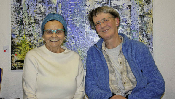 Autorin Erika Buhr (links) und Regisseurin Marianne H�ldin freuen sich schon auf die Probenarbeit zum Theaterst�ck �Zeit ohne Stunden�. Foto: Andreas B�hm