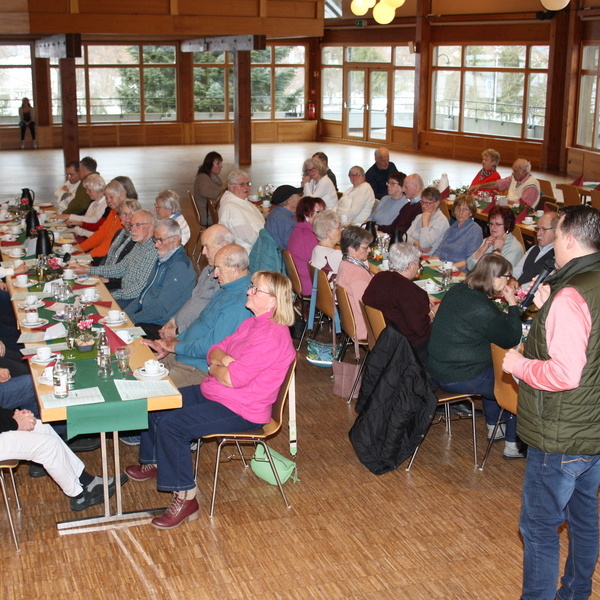 Senioren in der Wehratalhalle