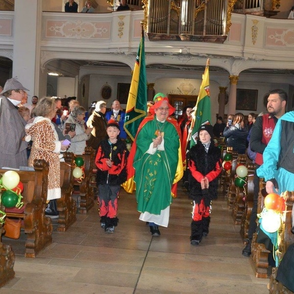 Pater Roman w�hrend dem Narrengottesdienst