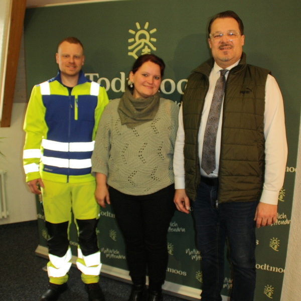 B�rgermeister Marcel Schneier mit Jolanta Kaminski und Stefan Soder (v.r.)